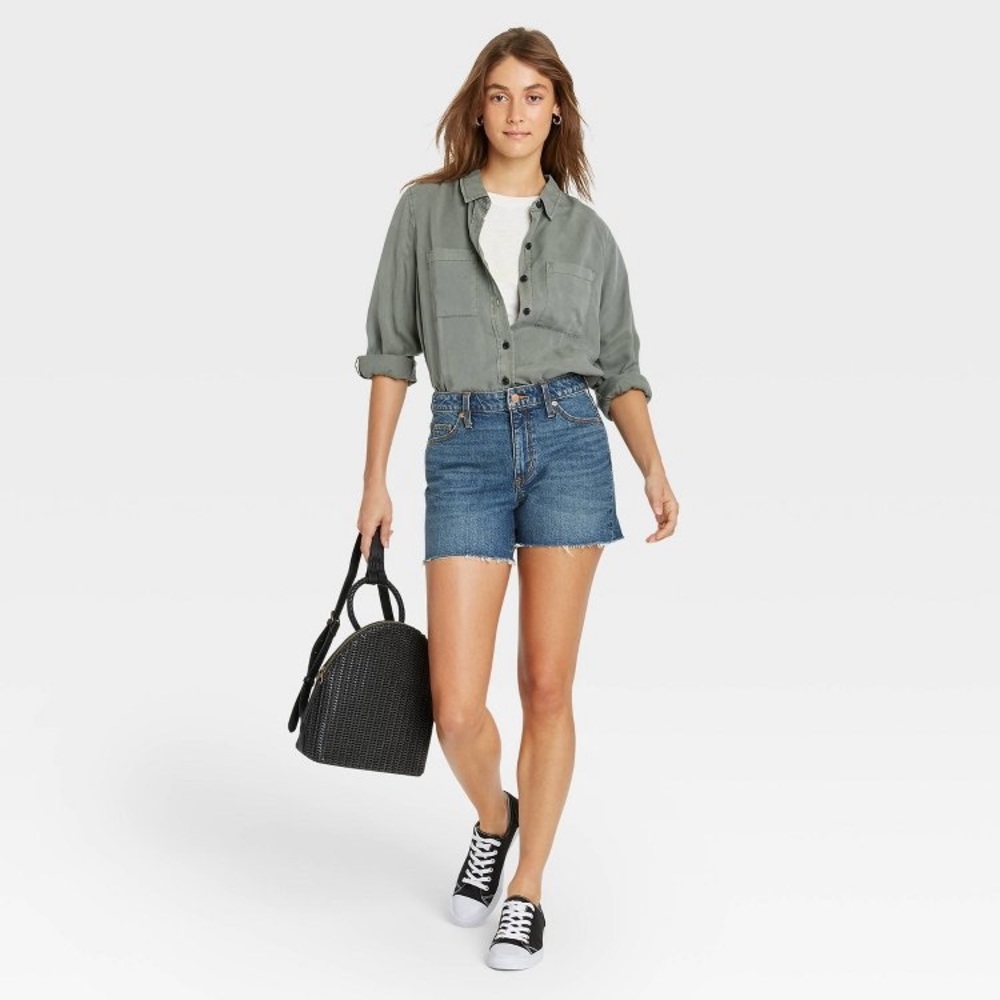 NWT Universal Thread Vintage Midi High Rise Dark Wash Denim Shorts